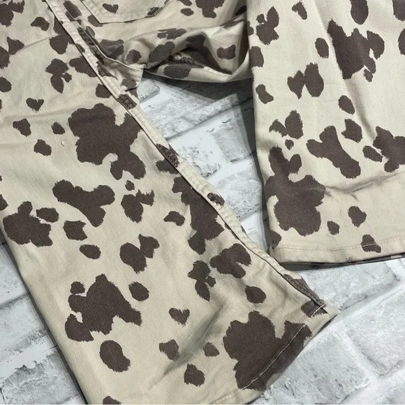 Zara Cow Print High-Rise Jeans Pants. Flared bootcut. Size 6. Stained hems legs - Picture 11 of 11